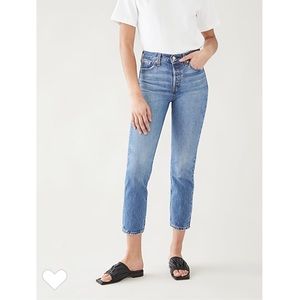 Levi’s Wedgie Fit Icon Straights Jeans Size 28 NWT